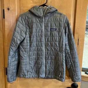 Patagonia Womens nano puff hoody